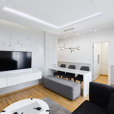 White Apartments Belgrado Esterno foto