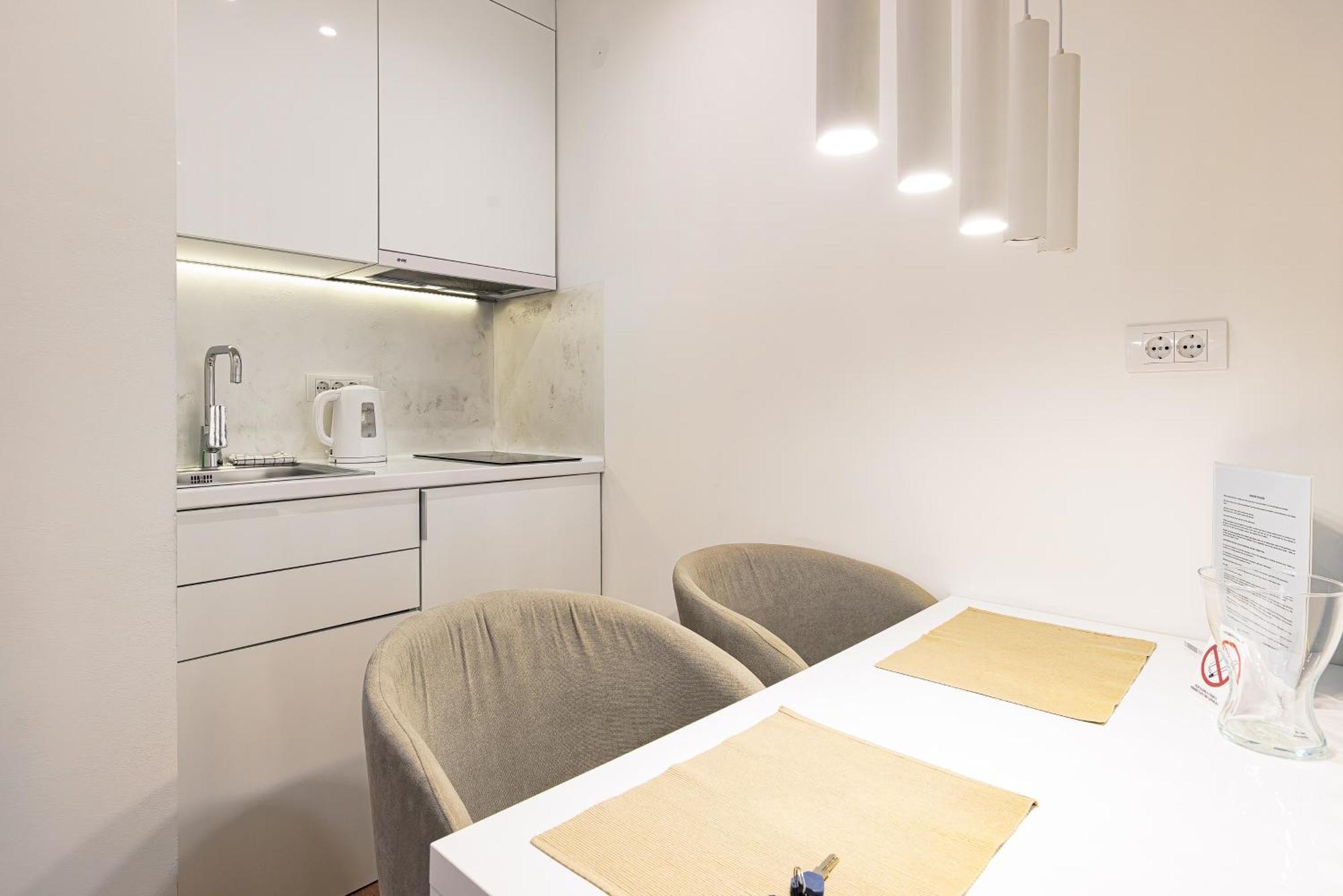 White Apartments Belgrado Esterno foto