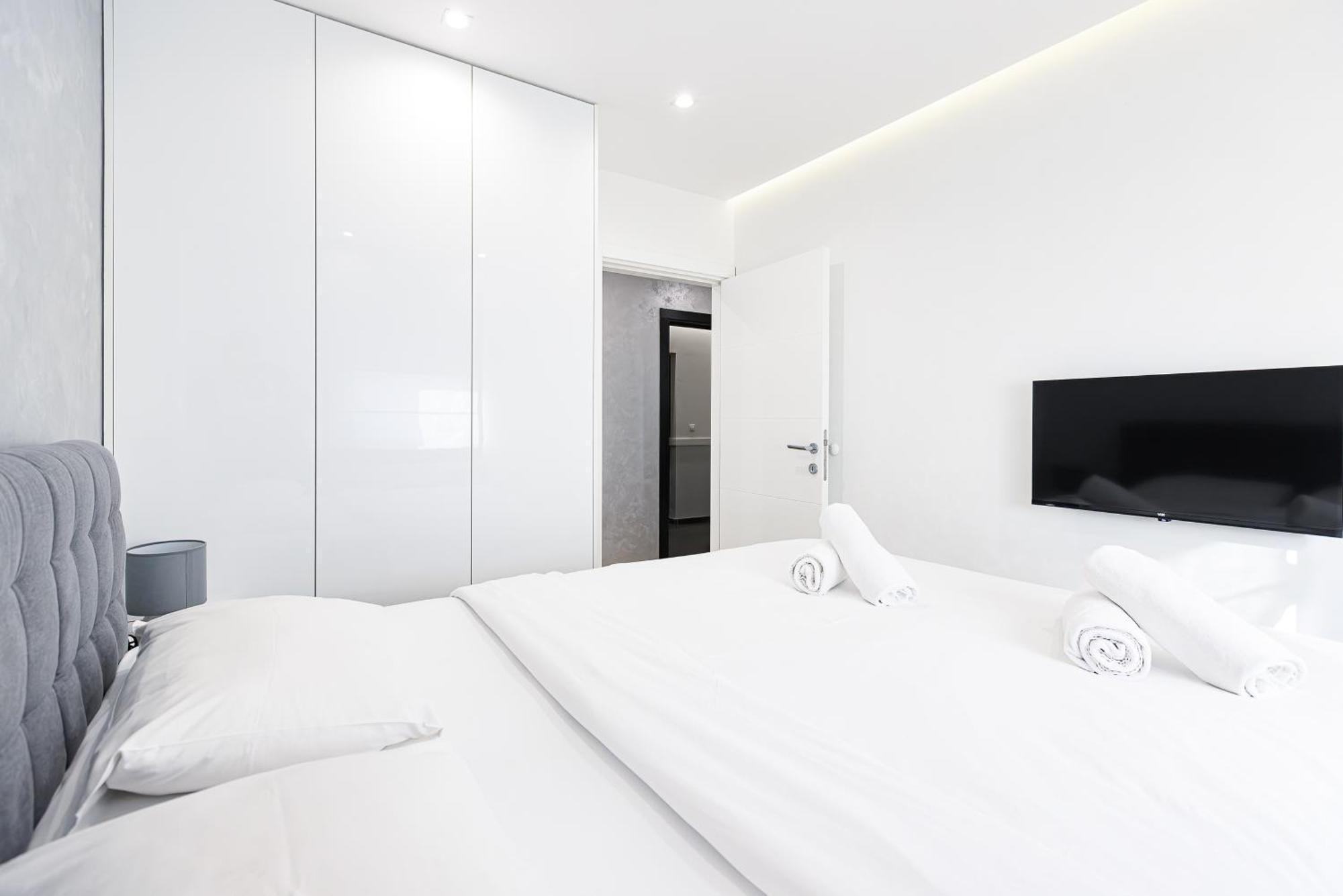 White Apartments Belgrado Esterno foto