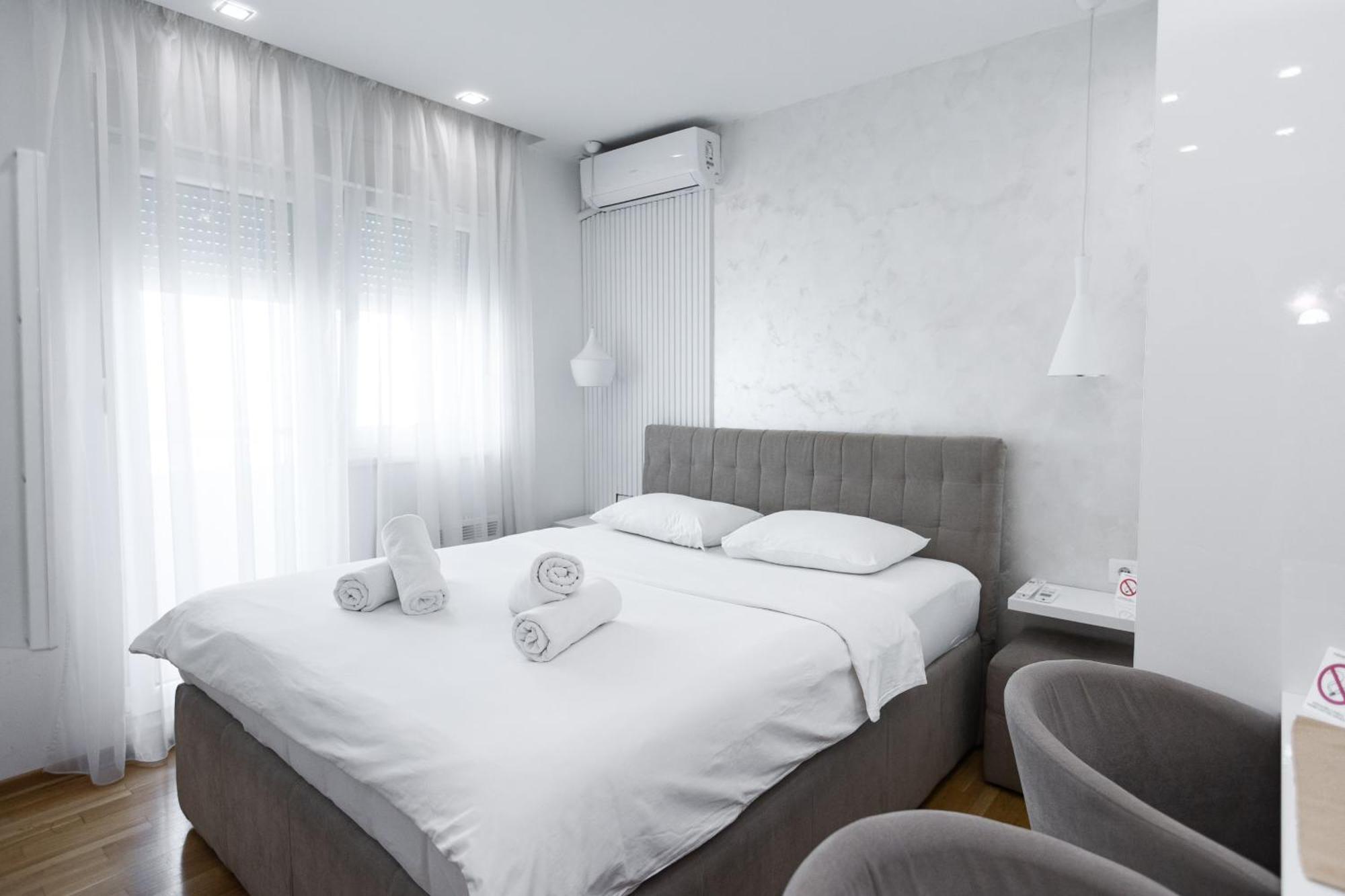 White Apartments Belgrado Esterno foto